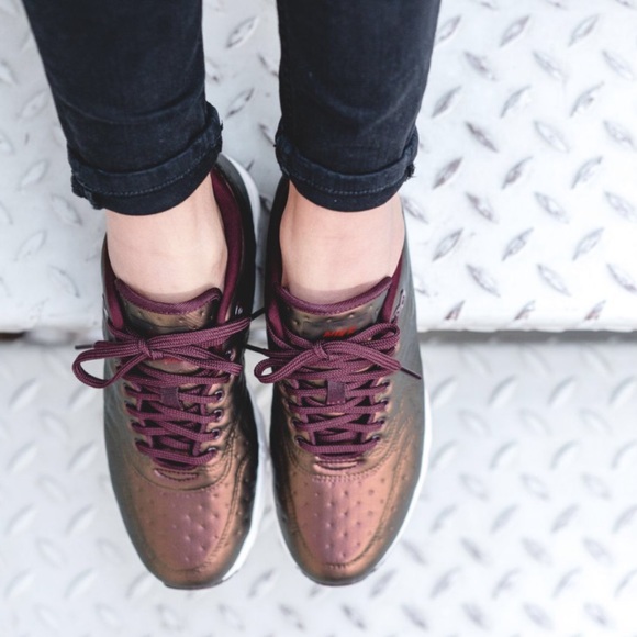 Nike Air Max 1 Ultra PRM JCRD Burgundi, size 7,5 - Picture 3 of 8