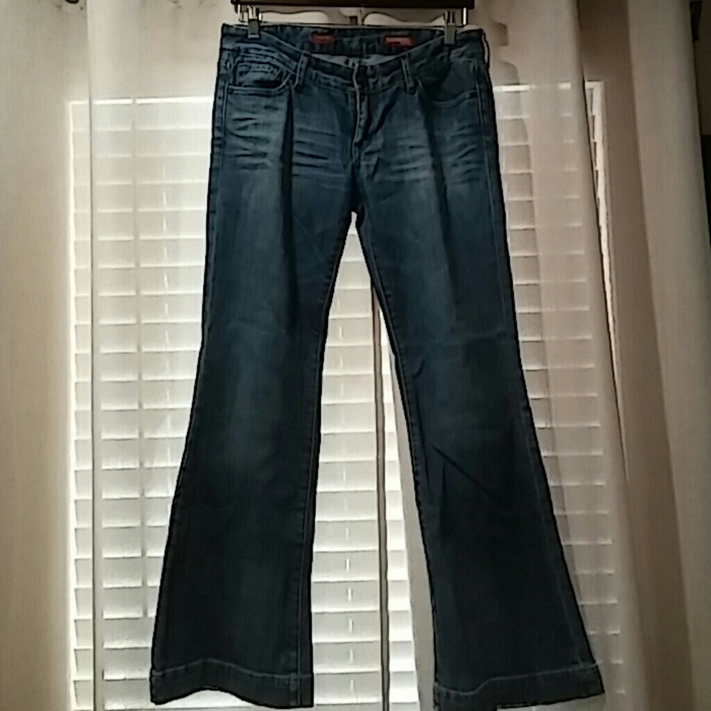 FLASH SALE! Express Fit and Flare Jeans