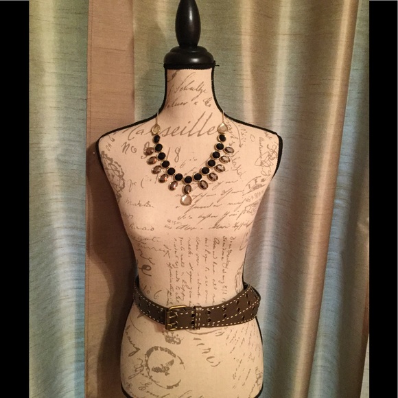 XL 1 1/2" Unisex Leather Double Hole Grommet Belt. - Picture 3 of 6