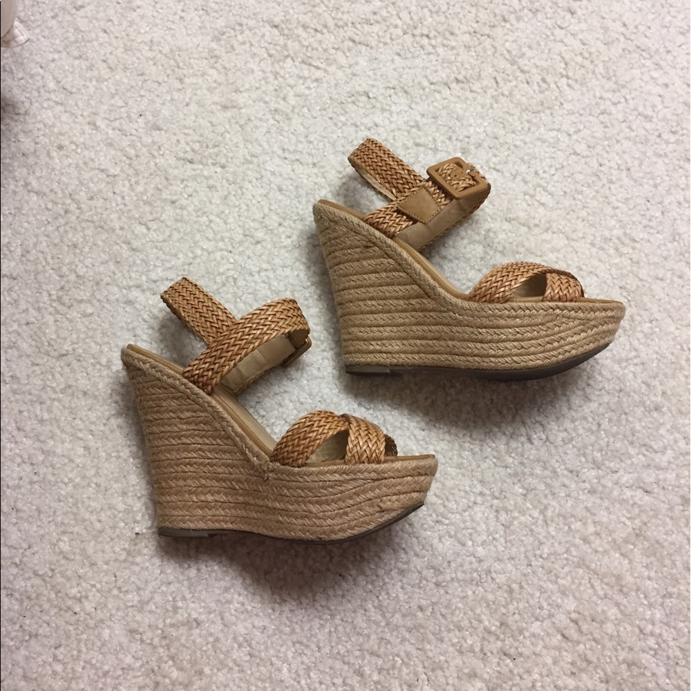 ⚡️REDUCED⚡️Tan wedges