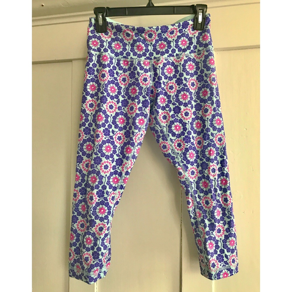 🎀 Lululemon Wunder Under crops 💕