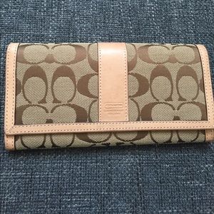 Coach signature wallet EUC!!
