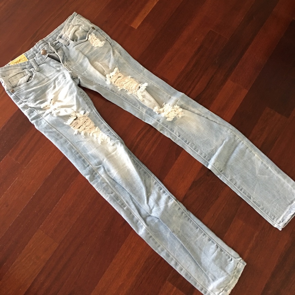 🎉🎉🎉 SOLD ✔️ White-wash Skinnies