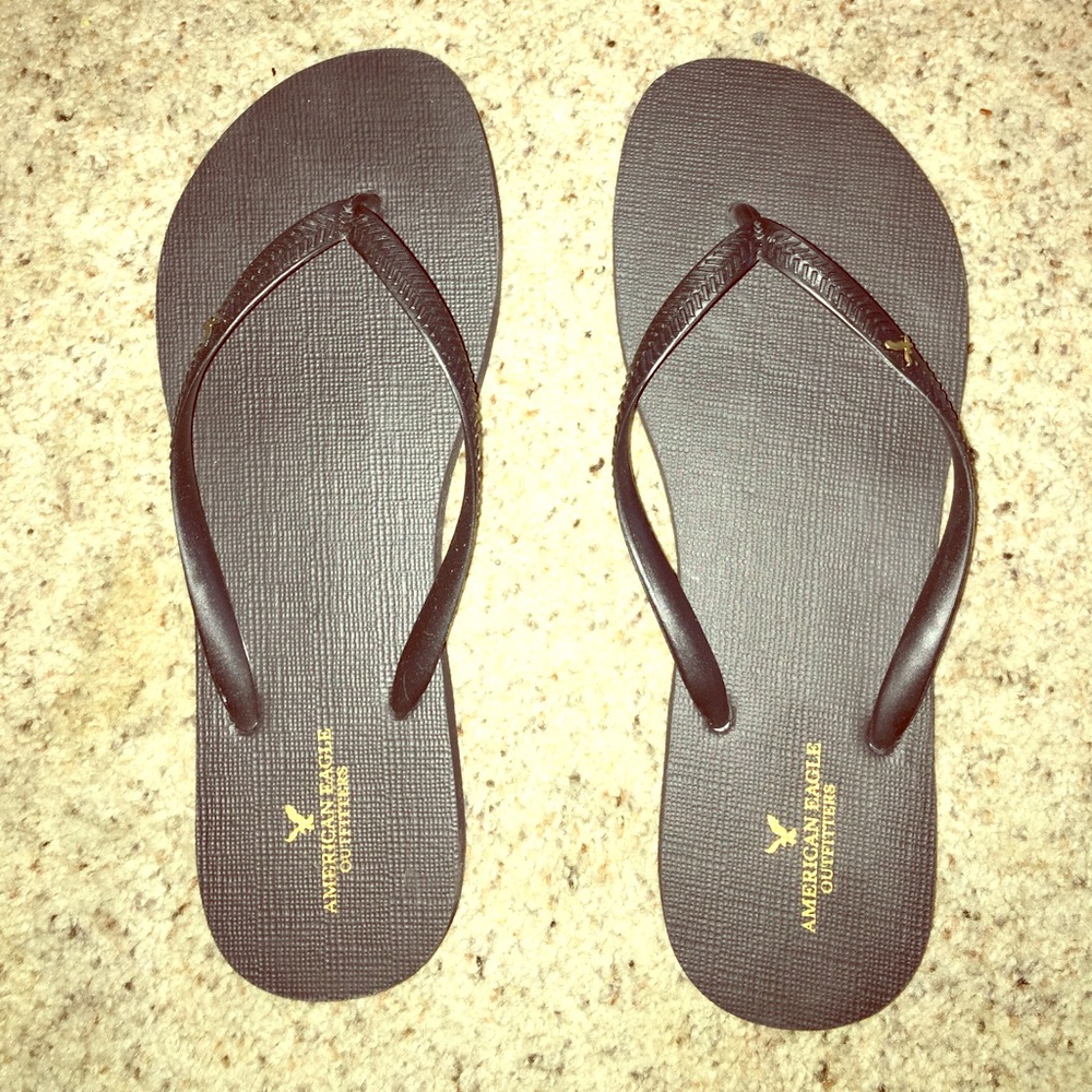 American eagle flip flops never worn size 7/8