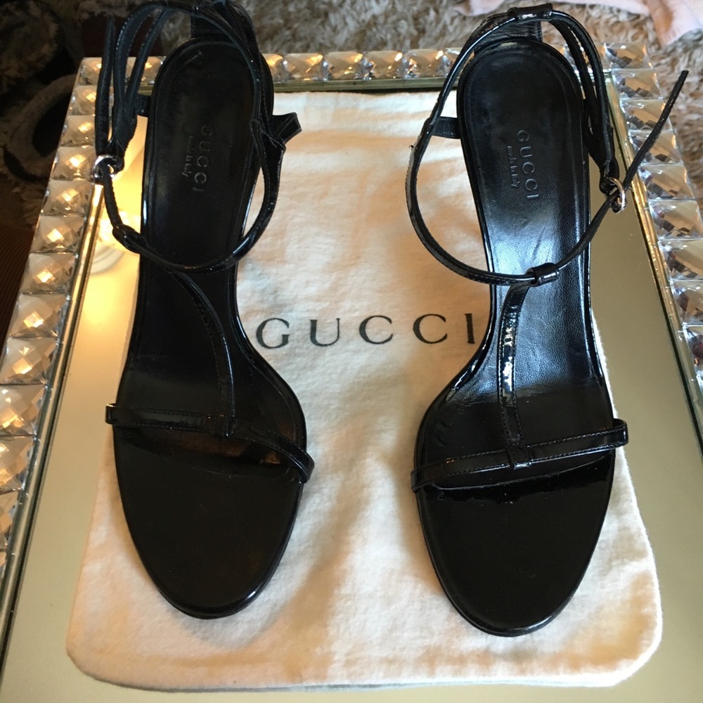 Gucci black patent leather heals