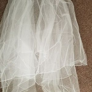 Ivory veil with rhinestones