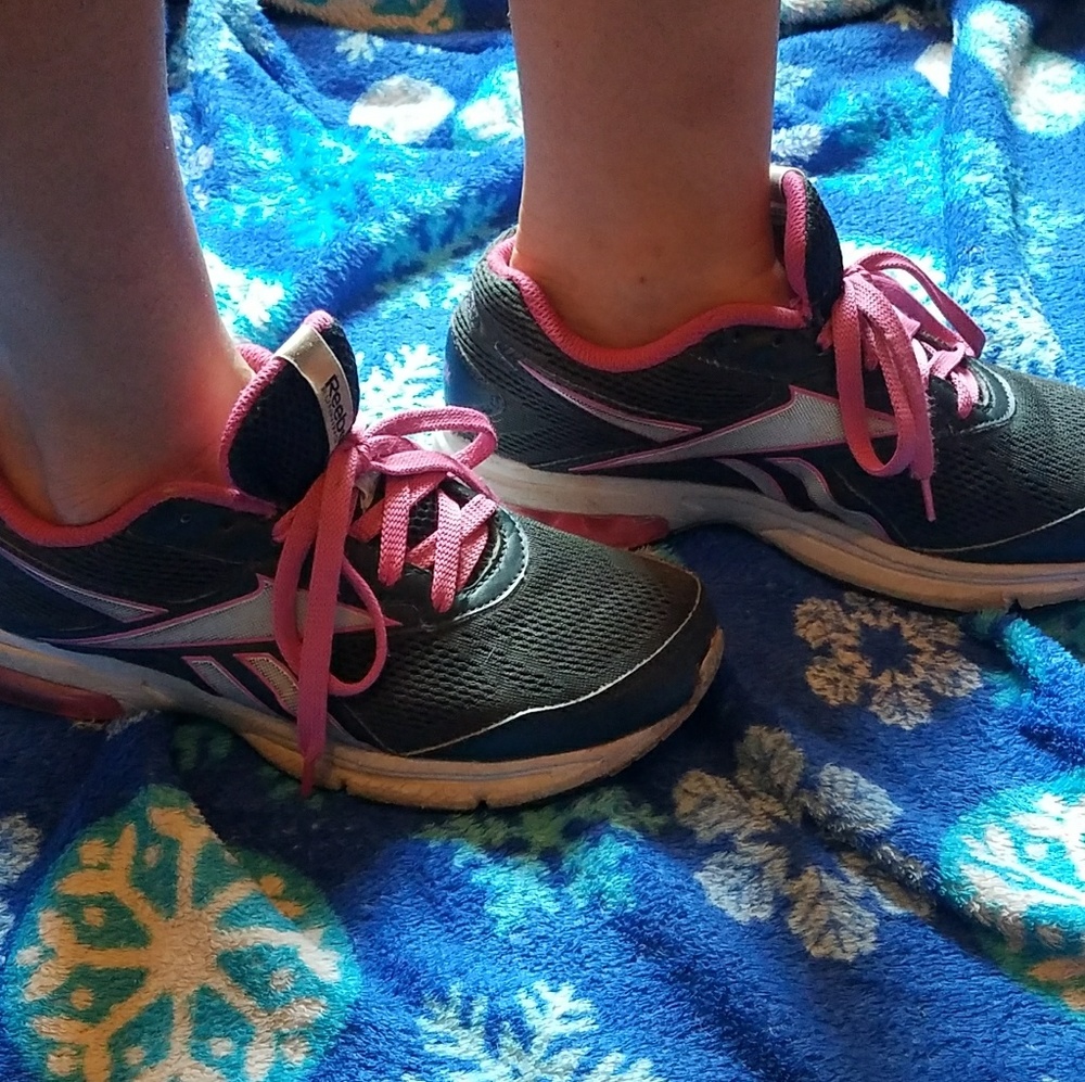 Redbox tennis shoes. Size 7.5. RESERVED