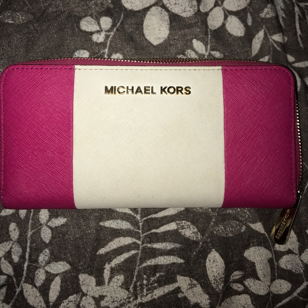 Michael kors wallet