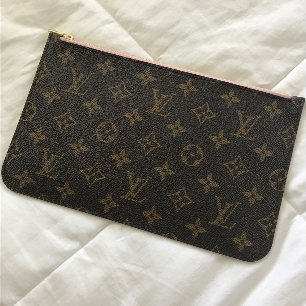 Authentic Louis Vuitton pochette