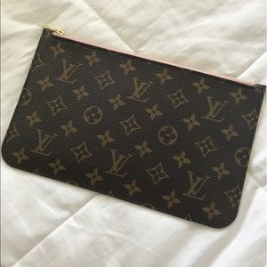 Authentic Louis Vuitton pochette