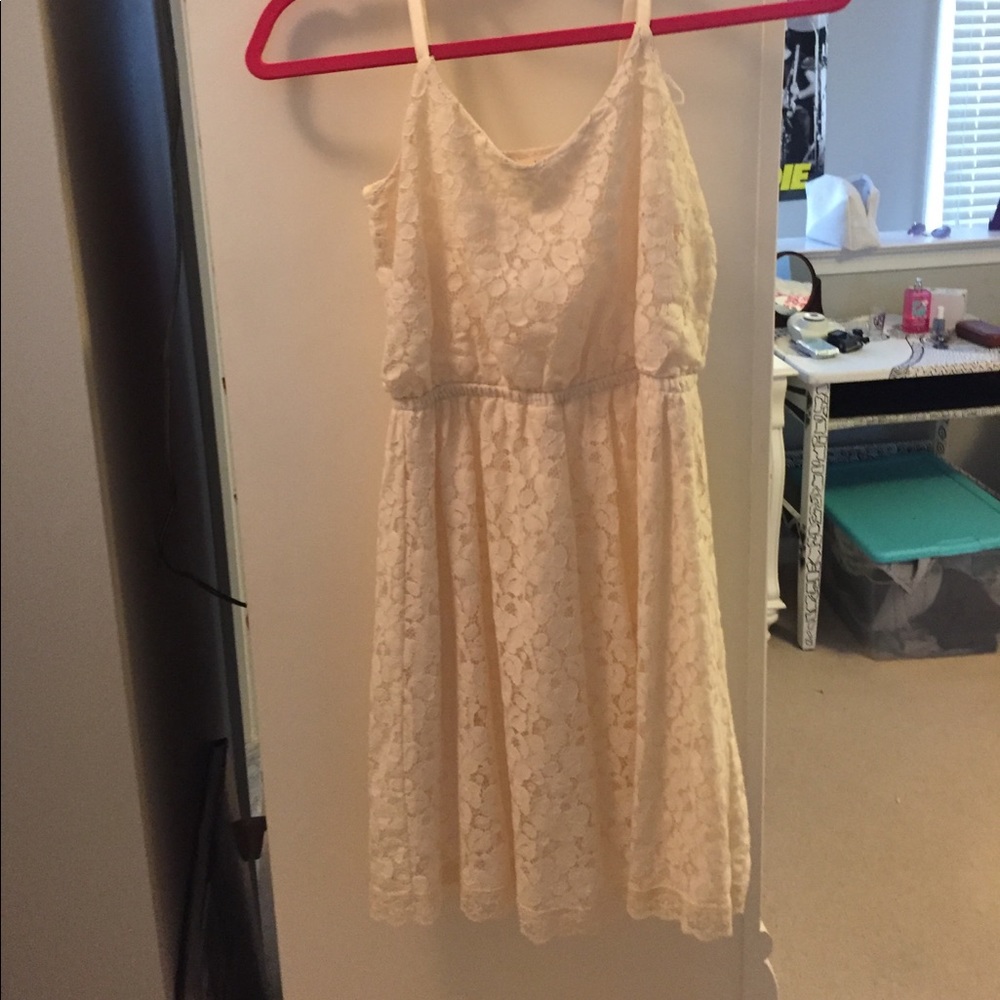 White lace dress