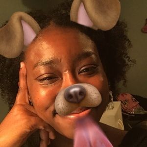 Meet your Posher, Dominique