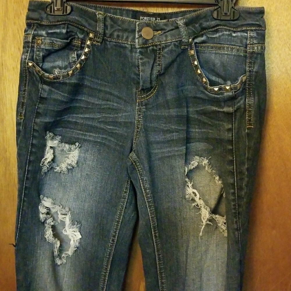 Forever 21 distressed skinny jeans