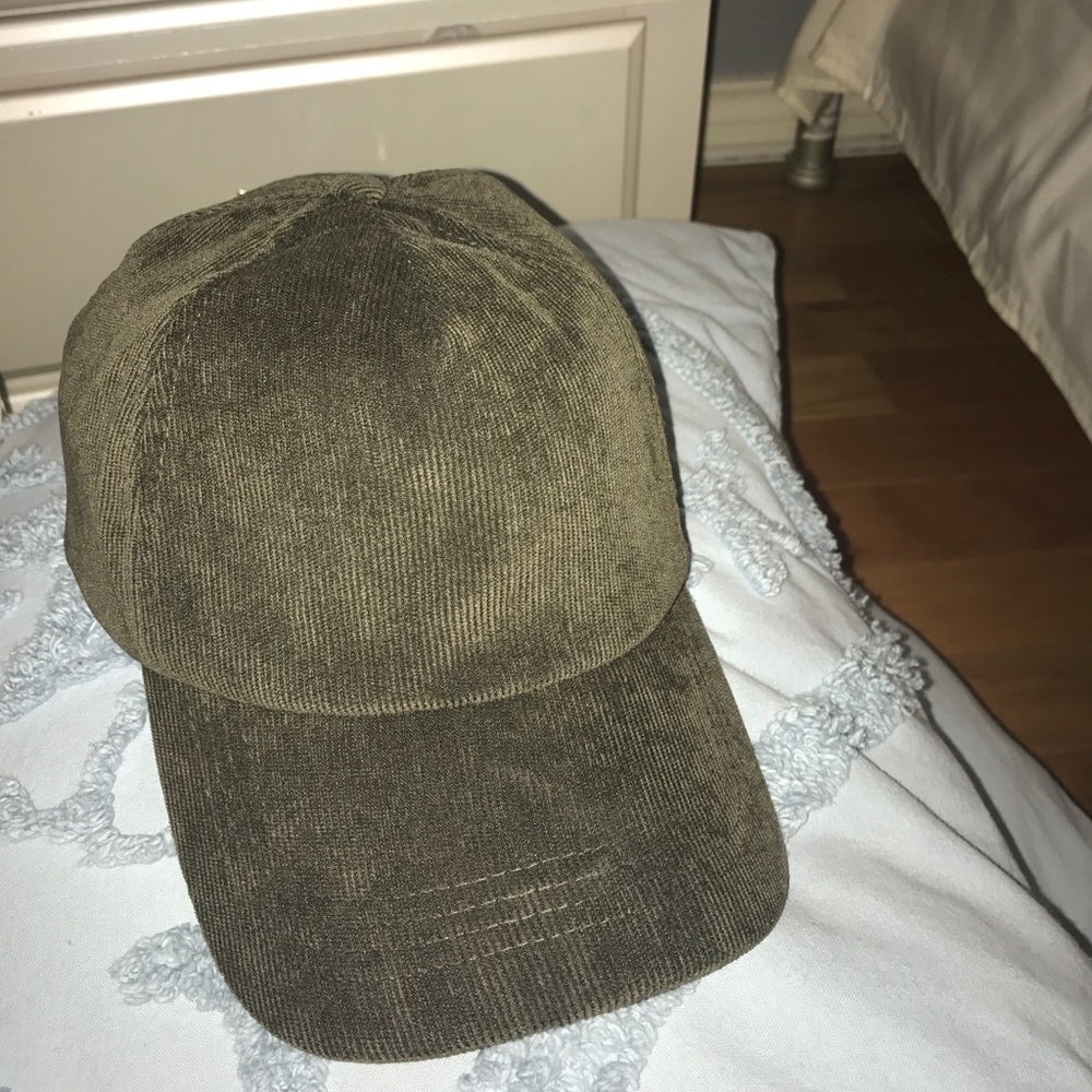 Corduroy baseball hat from forever 21 never worn