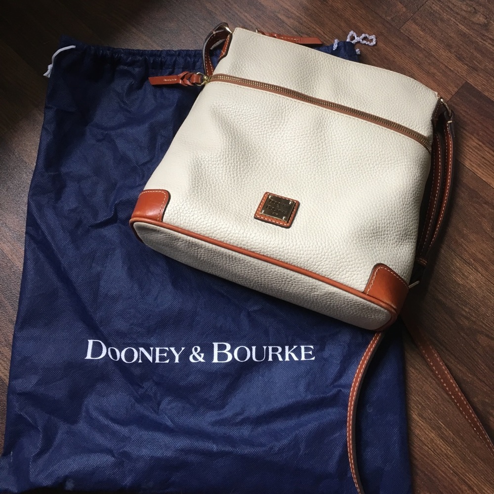 Dooney & Bourke purse with dust bag