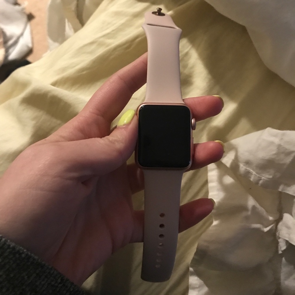 Rose Gold Apple Watch 1