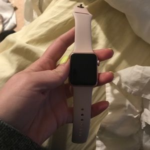 Rose Gold Apple Watch 1