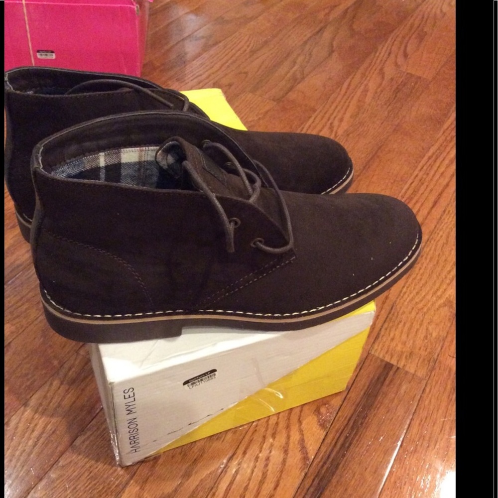 ***SOLD***Harrison Myles Men's Desert Boot - Picture 3 of 3