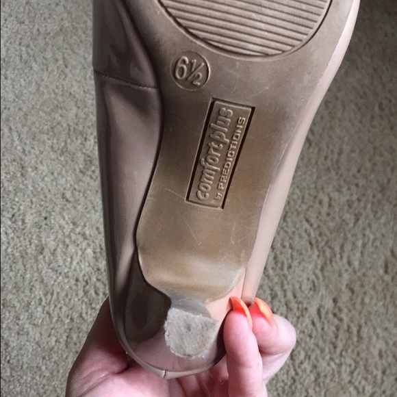 Heels - Picture 3 of 3