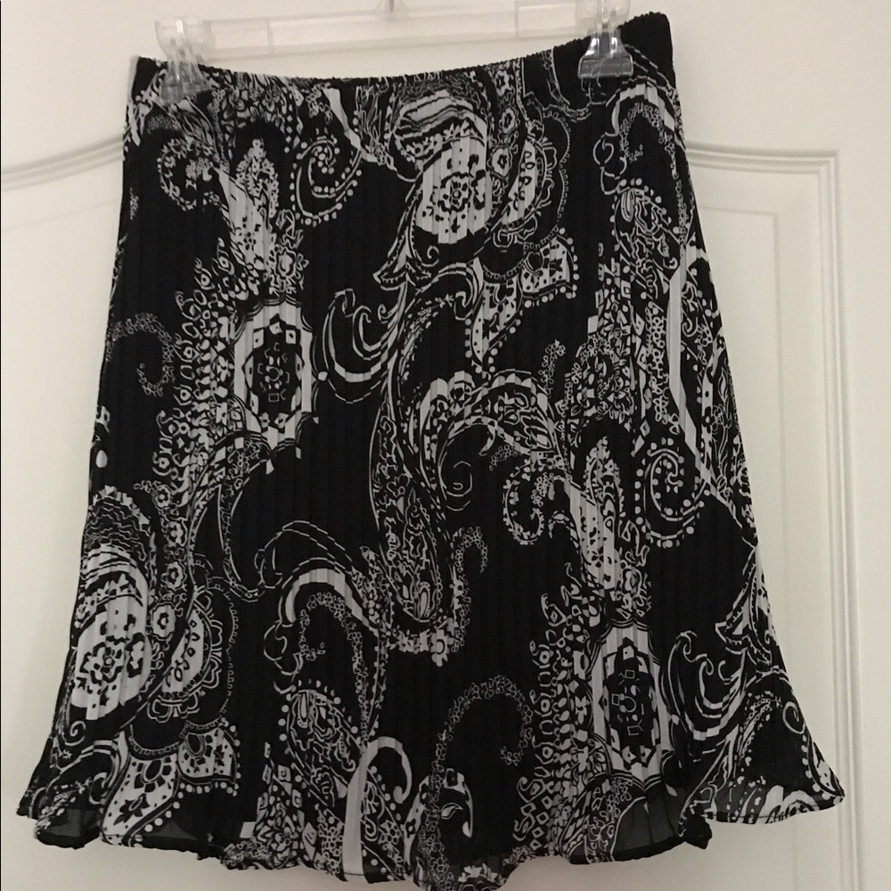 Cute skirt!