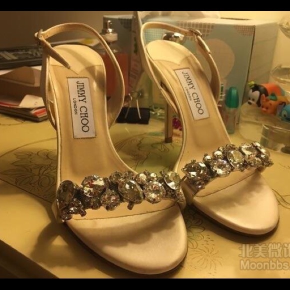 NO OFFER. Jimmy Choo wedding shoes - Picture 2 of 9