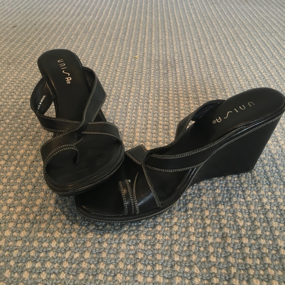 Black Strapy Wedge