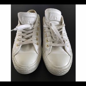 Woman's White Leather Converse Size 8