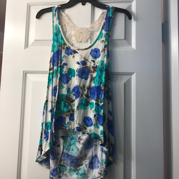 Forever 21 Tops - Forever 21 Tank Top