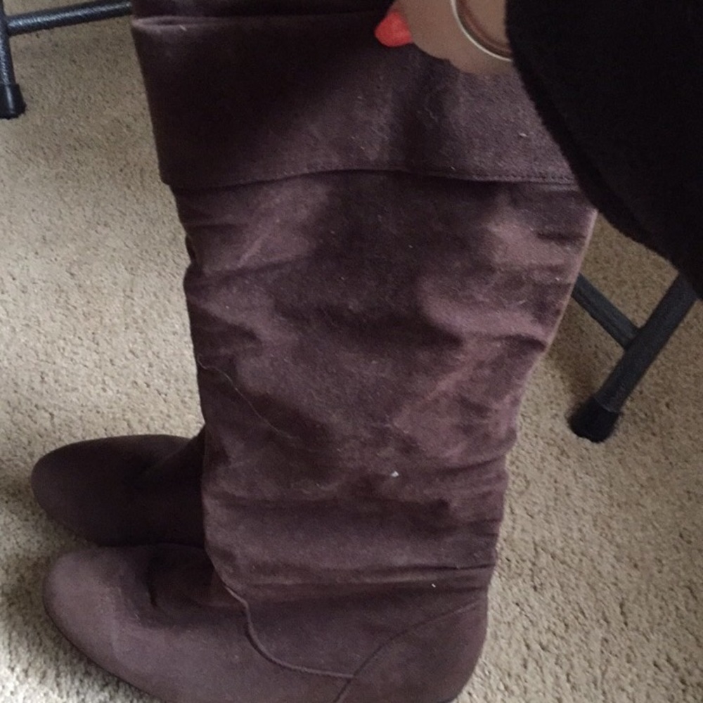 Boots - Picture 2 of 3