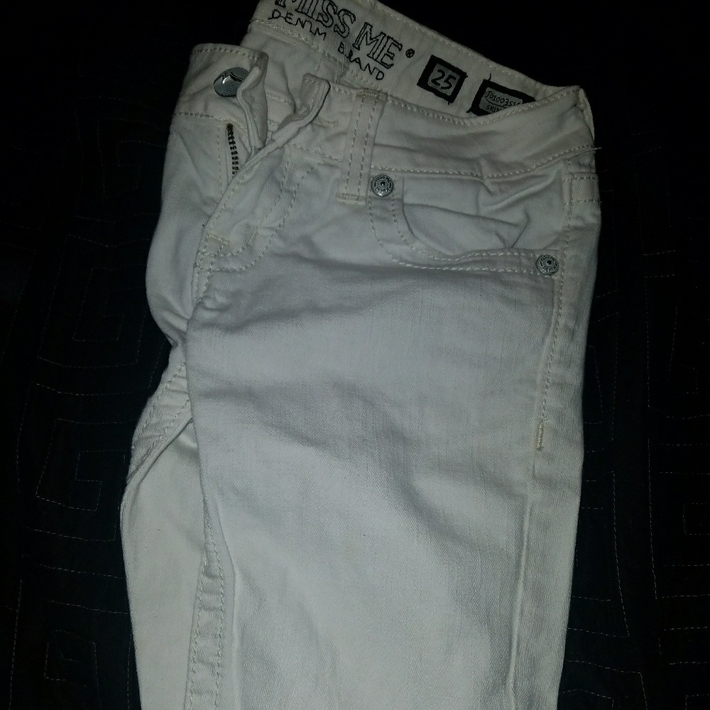 White miss me jeans, no stains  wore twice