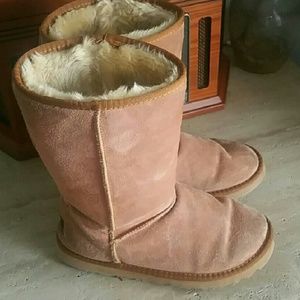 1 hour SALE!!!!  Uggs Boots - Great condition!