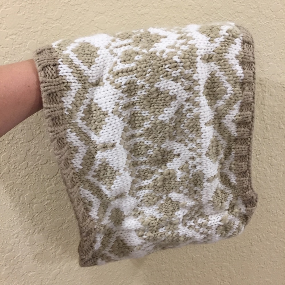 Thick loop scarf
