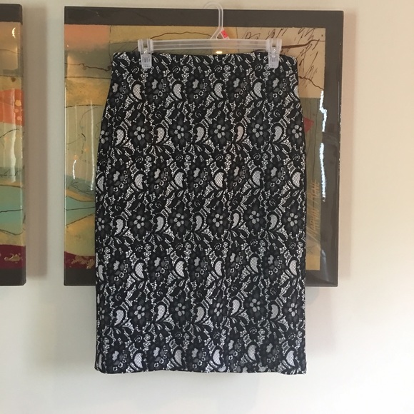 Worthington Dresses & Skirts - 🌺💕Ladies Black & White Lace Pencil Skirt💕🌺