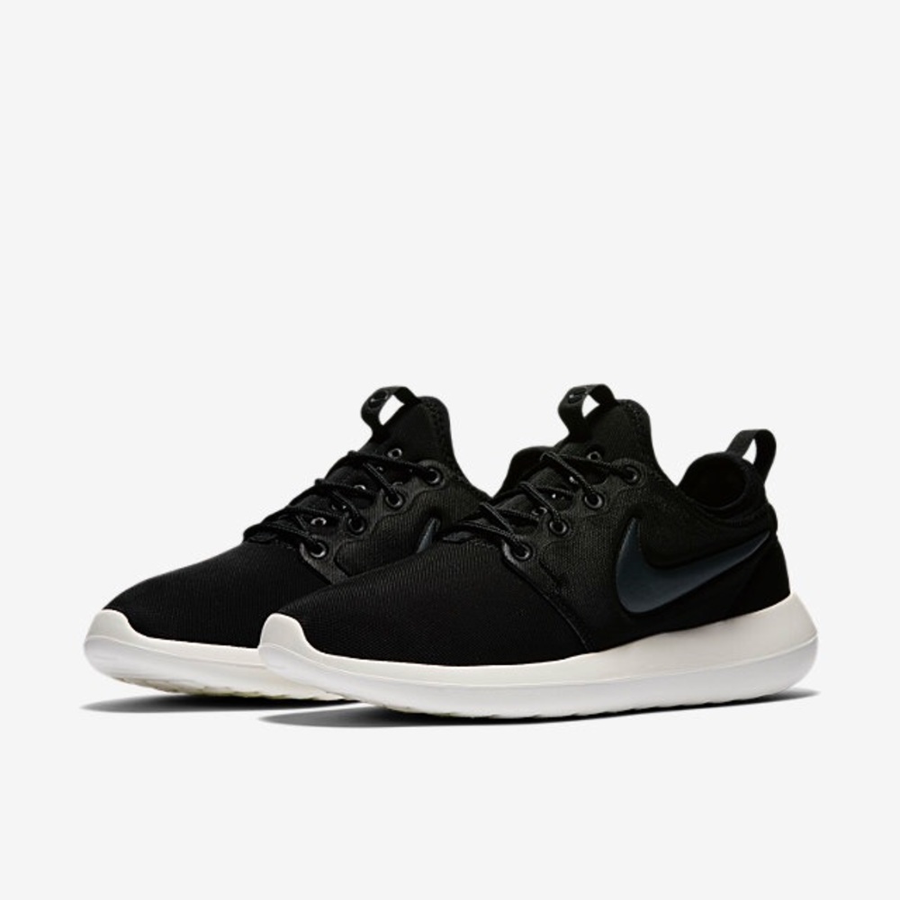 Nike Roshe two women's 9.5
