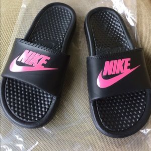 Girls NIKE sandals