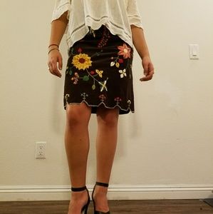 Embroiderd Cordrouy Skirt