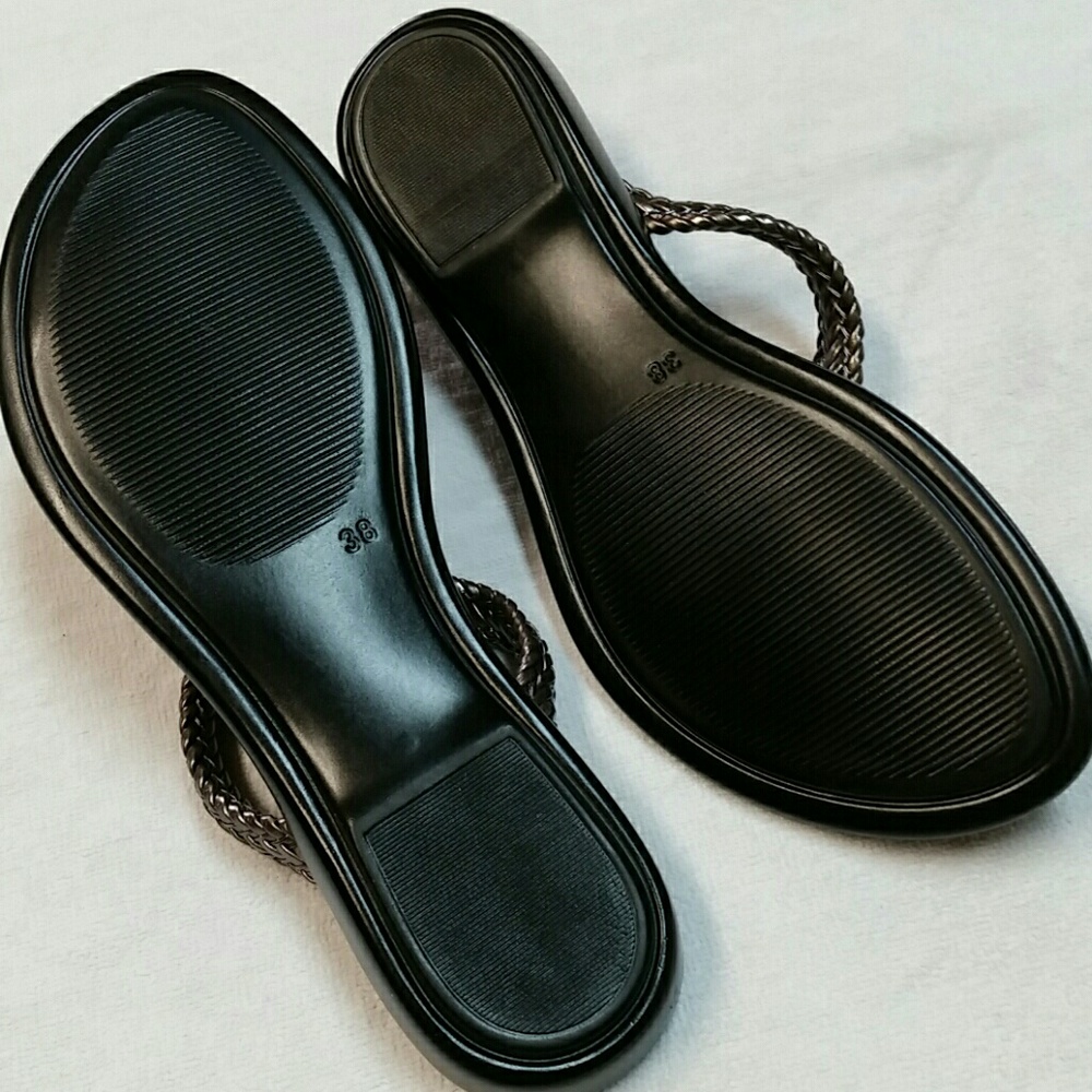 Sandals - Picture 4 of 4