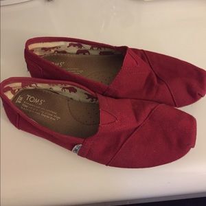 Red TOMS Woman's Classics