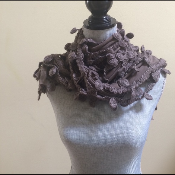 Scarf - Picture 4 of 4