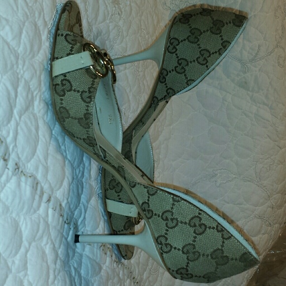 SOLD***GUCCI D'Orsay Horsebit Heels!! - Picture 4 of 8