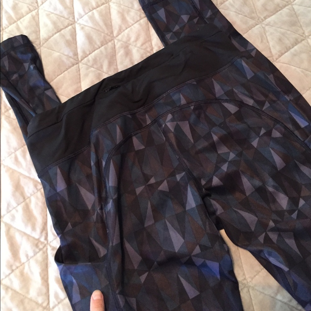 Lululemon geometric pocket pants - Picture 4 of 4