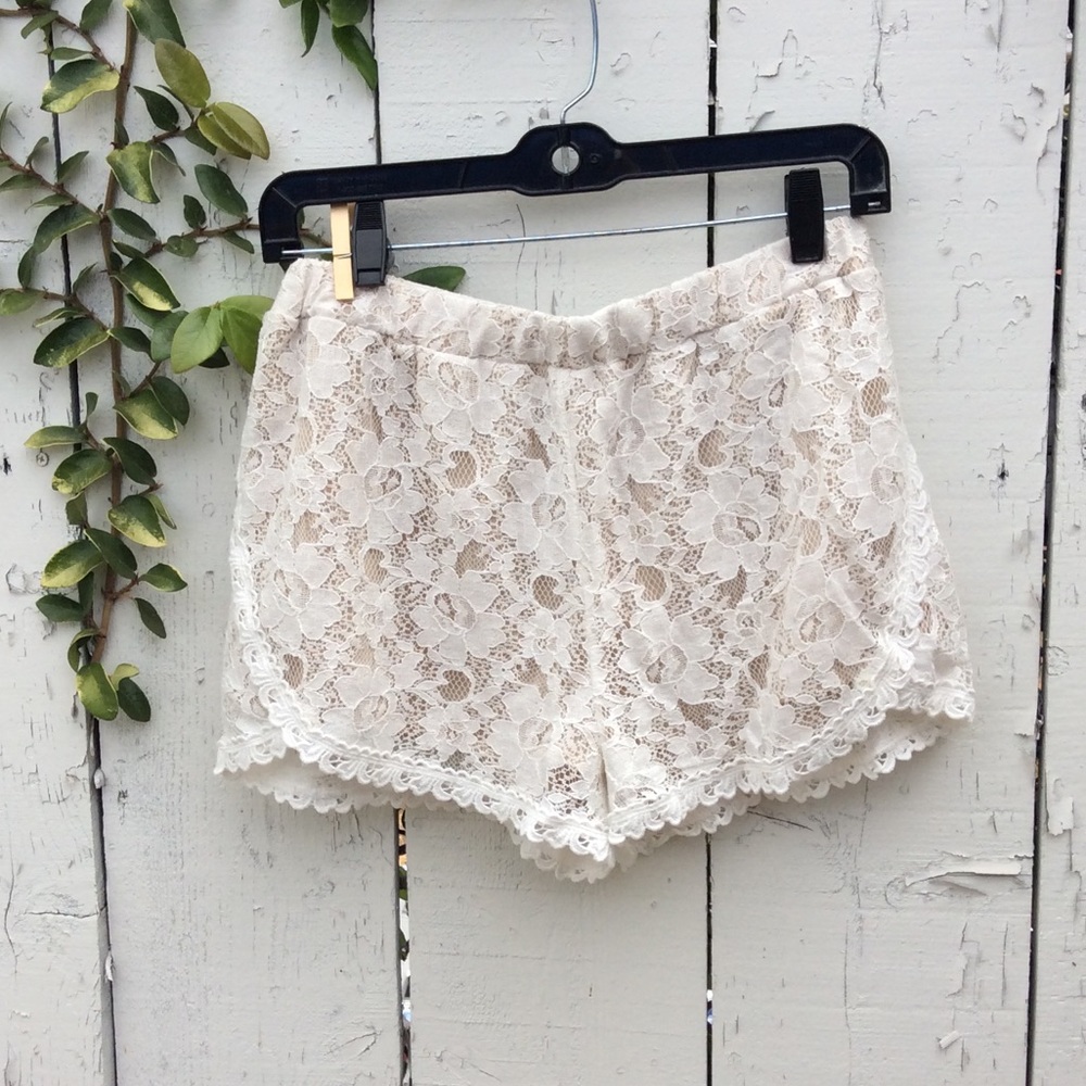 Lace white shorts 🌸