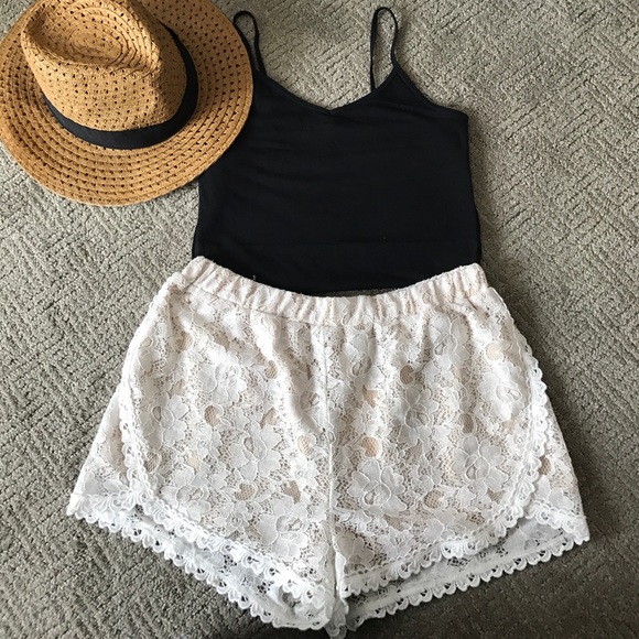 Lace white shorts 🌸 - Picture 2 of 4