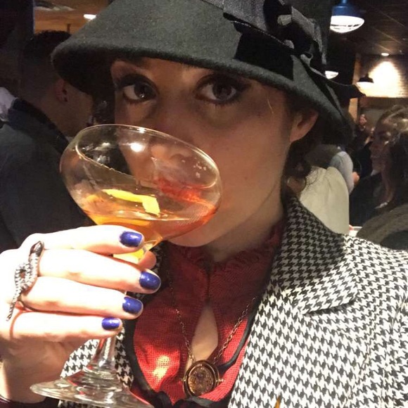 Meet your Posher, Alyssa - Picture 4 of 4