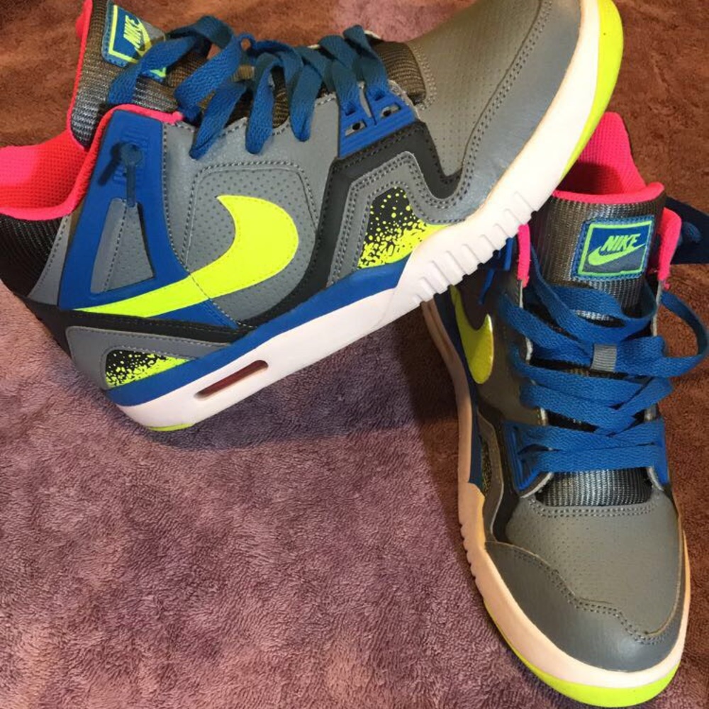 Nike Tech