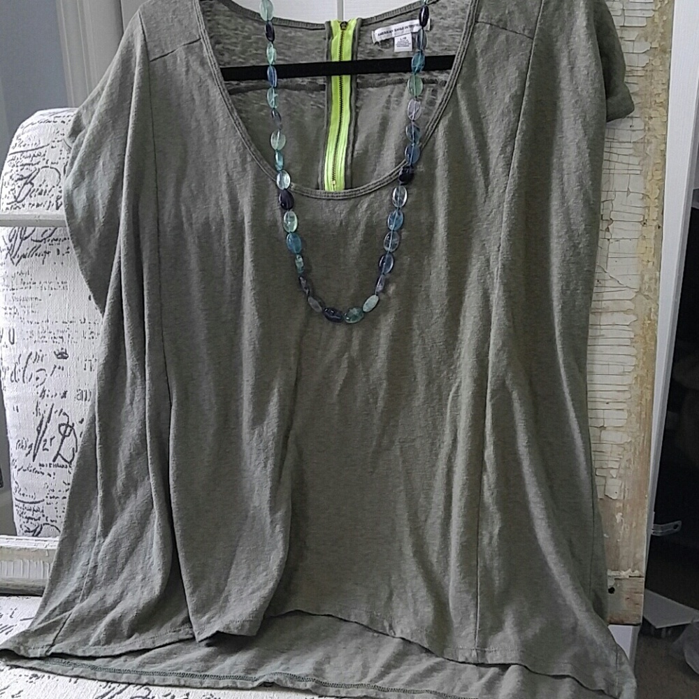 {Clearance} American Eagle Olive Hi-Lo T
