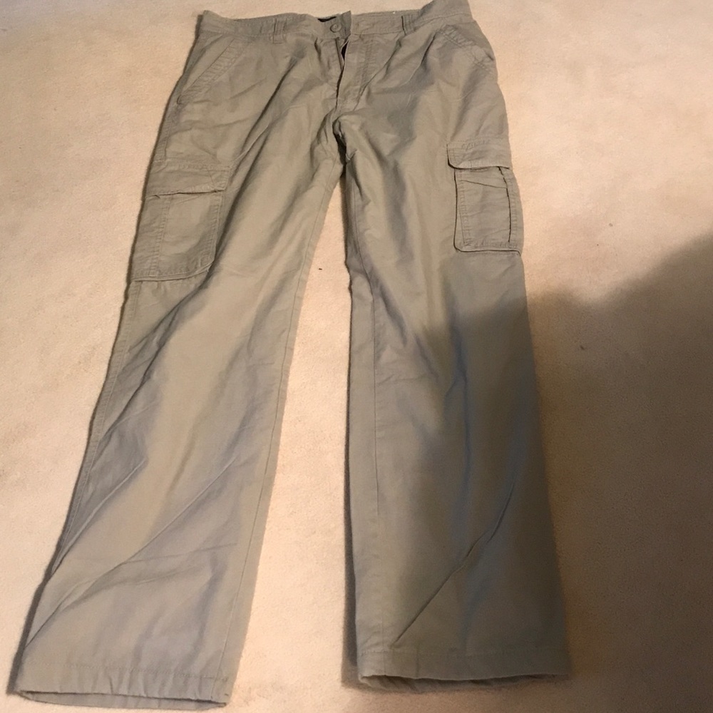 Smith's Work Wear.       $$ 16