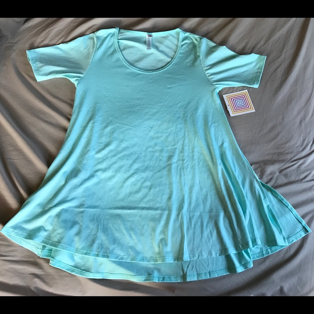 NWT XS Lularoe Perfect Tee in mint green