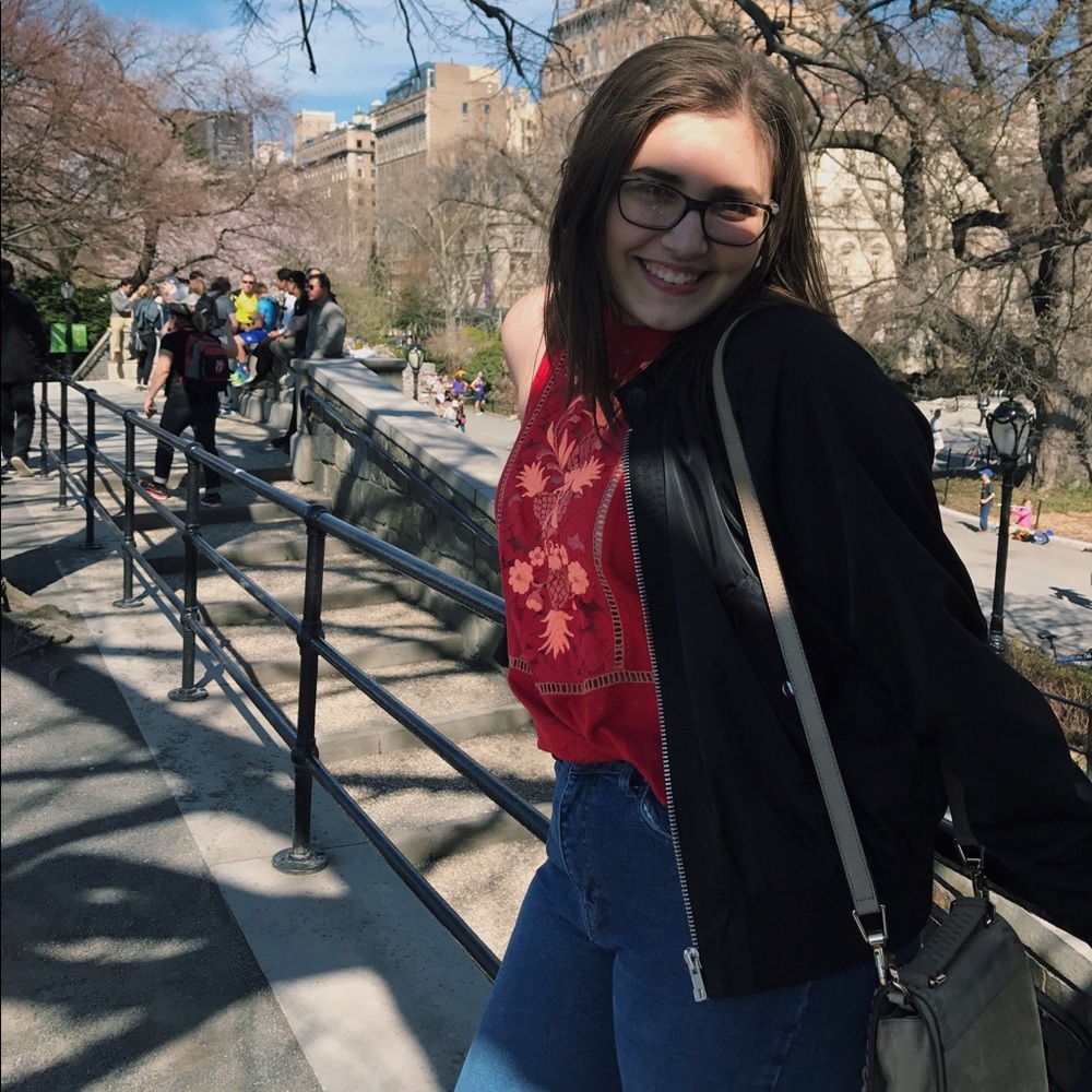 Meet your Posher, Daniela