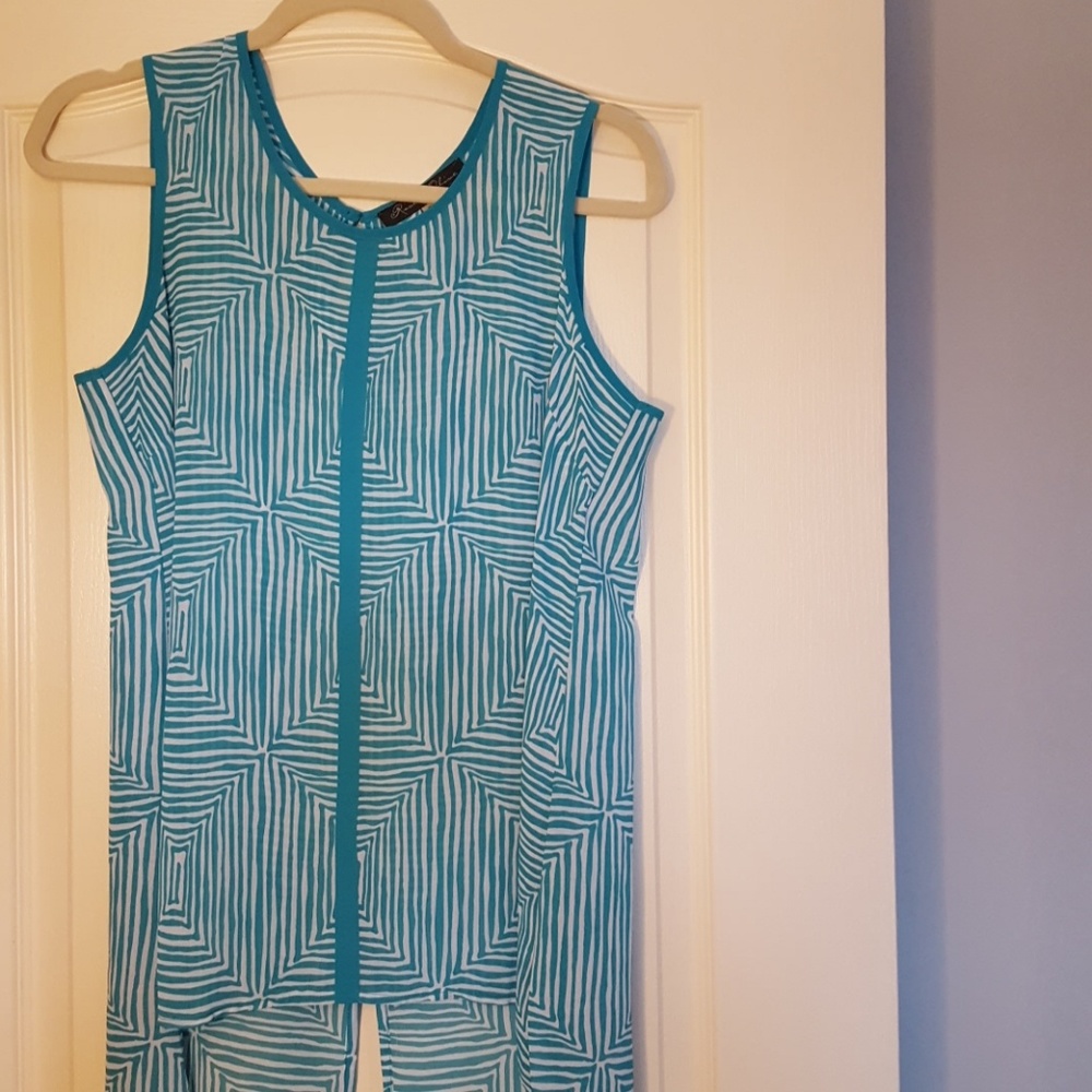 Turquoise and White Sleeveless Top